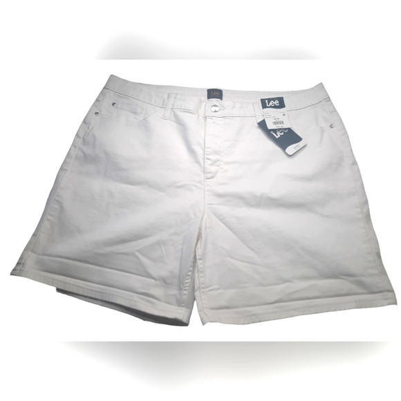 LEE women's mid-rise white shorts Sz 20 Medium cotton blend NWT. - Picture 3 of 14